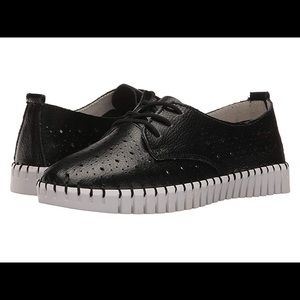 NWOT Bernie Mev TW36 Black Sporty Oxfords